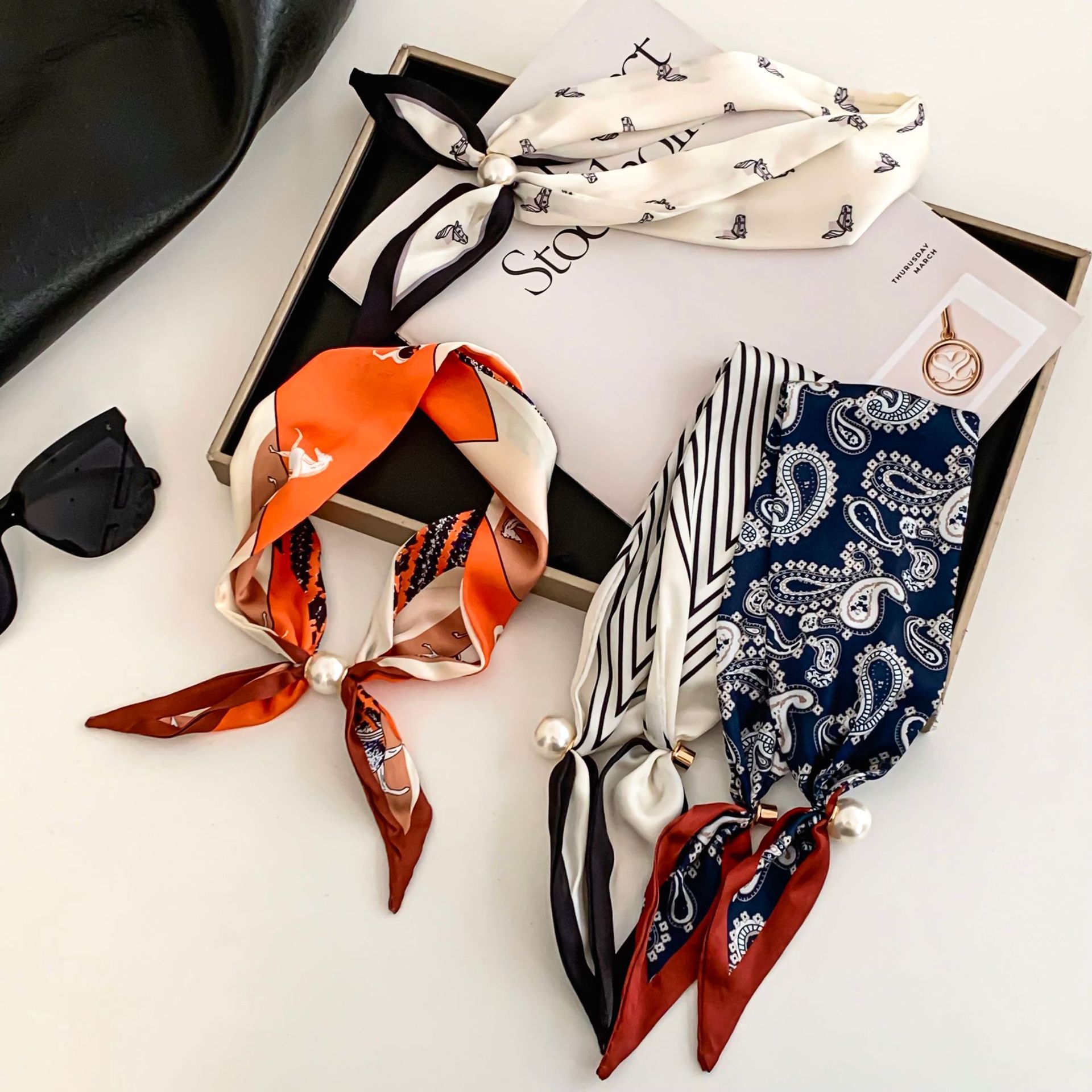 Cashew Flower Silk Scarf Effor - Ascot Neck Scarf 리뷰 및 가격