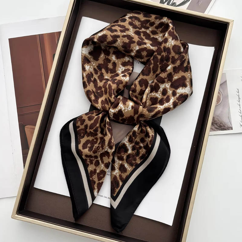 Luxury Leopard Print Female Sa - Ascot Neck Scarf 리뷰 및 가격
