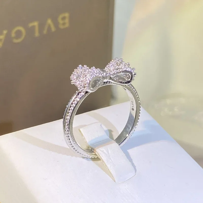Fancy Bow Ring with Dazzling C - Tie Clip Silver 리뷰 및 가격