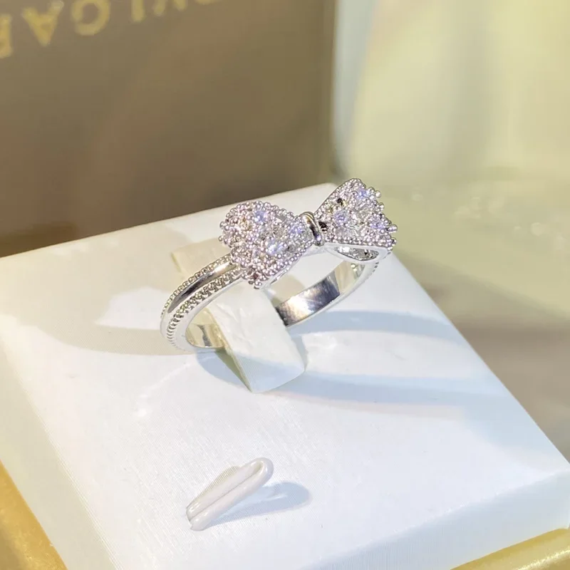 Fancy Bow Ring with Dazzling C - Tie Clip Silver 리뷰 및 가격