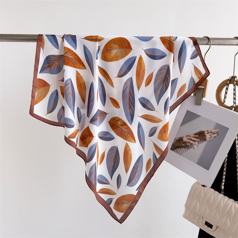 Luxury Brand Print 70cm Square - Face Scarf Mask 리뷰 및 가격