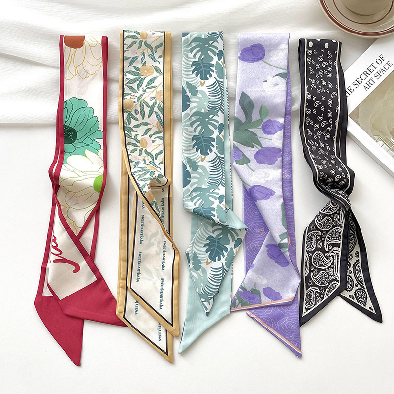 New luxury Brand Model Small S - Ascot Neck Scarf 리뷰 및 가격