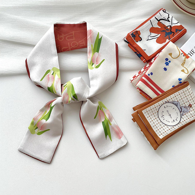 New luxury Brand Model Small S - Ascot Neck Scarf 리뷰 및 가격